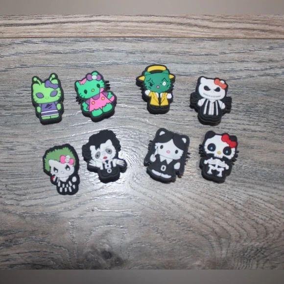 Hello kitty Horror Croc charms - Picture 2 of 4